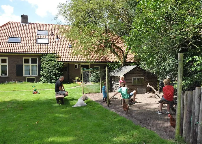 Semesterbostad Verwoldsehof 'op De Deel' *